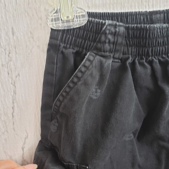 Garanimals Black shorts Size 4t - Picture 4 of 9